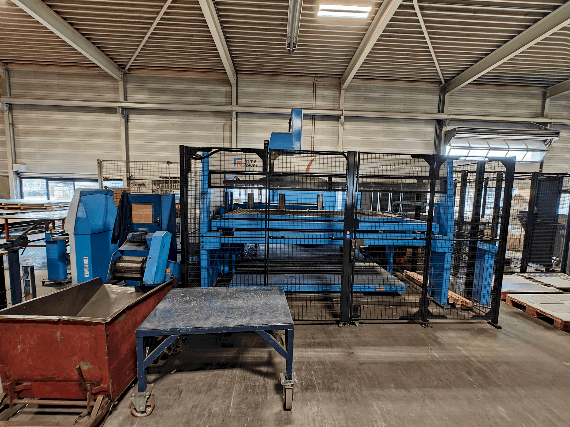 Mašīnas Finn-Power C6 + Compact Express  pretskats