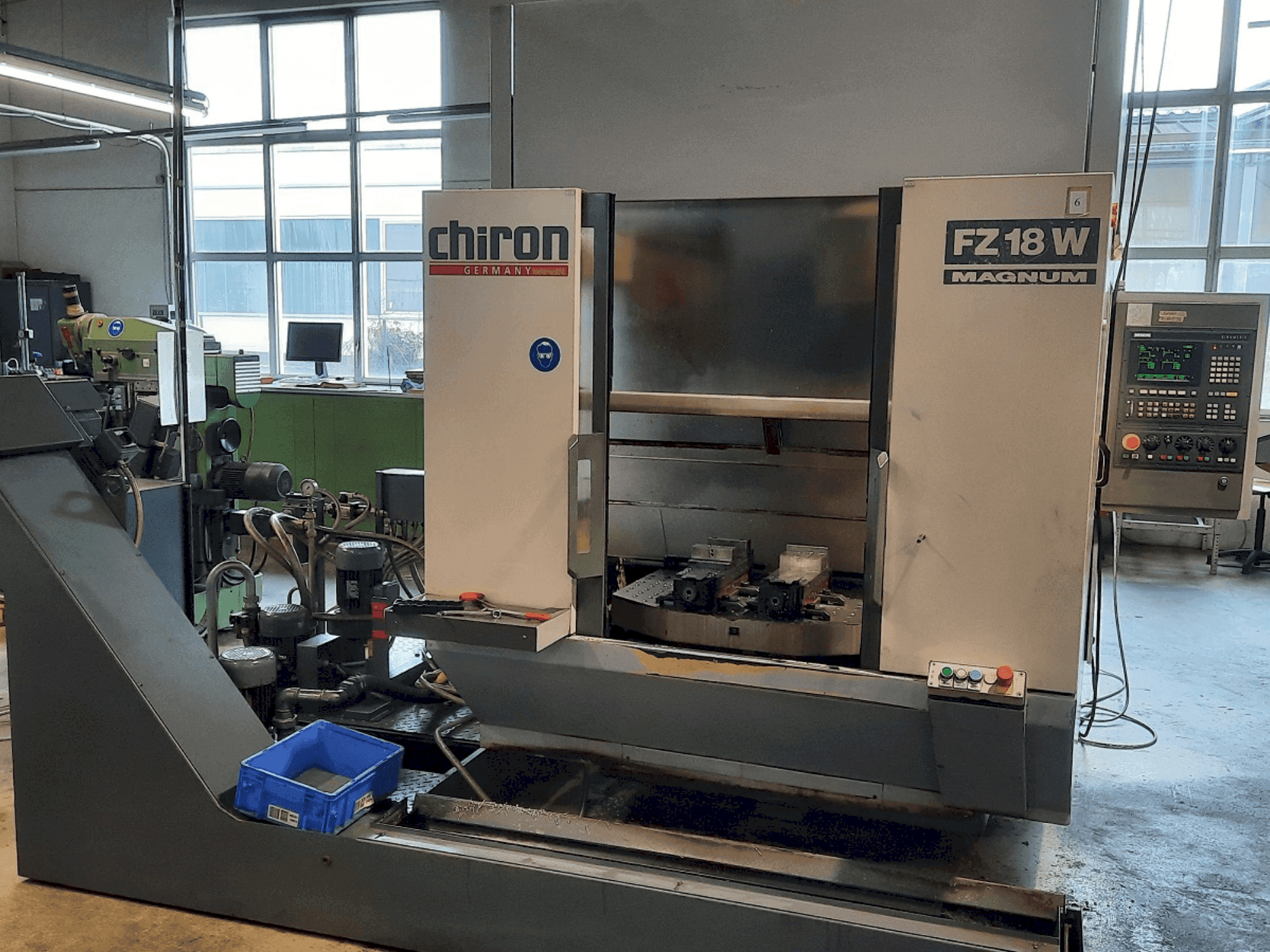 Mašīnas CHIRON FZ 18 W  pretskats