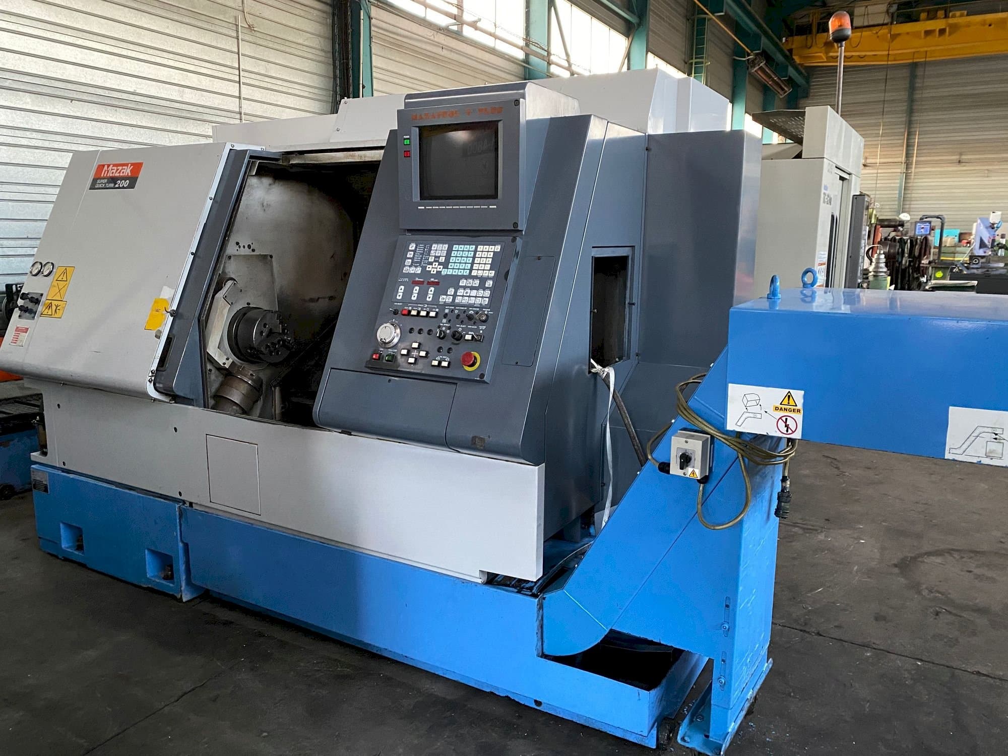 Mašīnas Mazak SQT 200  pretskats