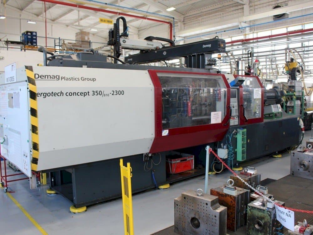 Mašīnas DEMAG Ergotech 350/810-2300 kreisās malas skats