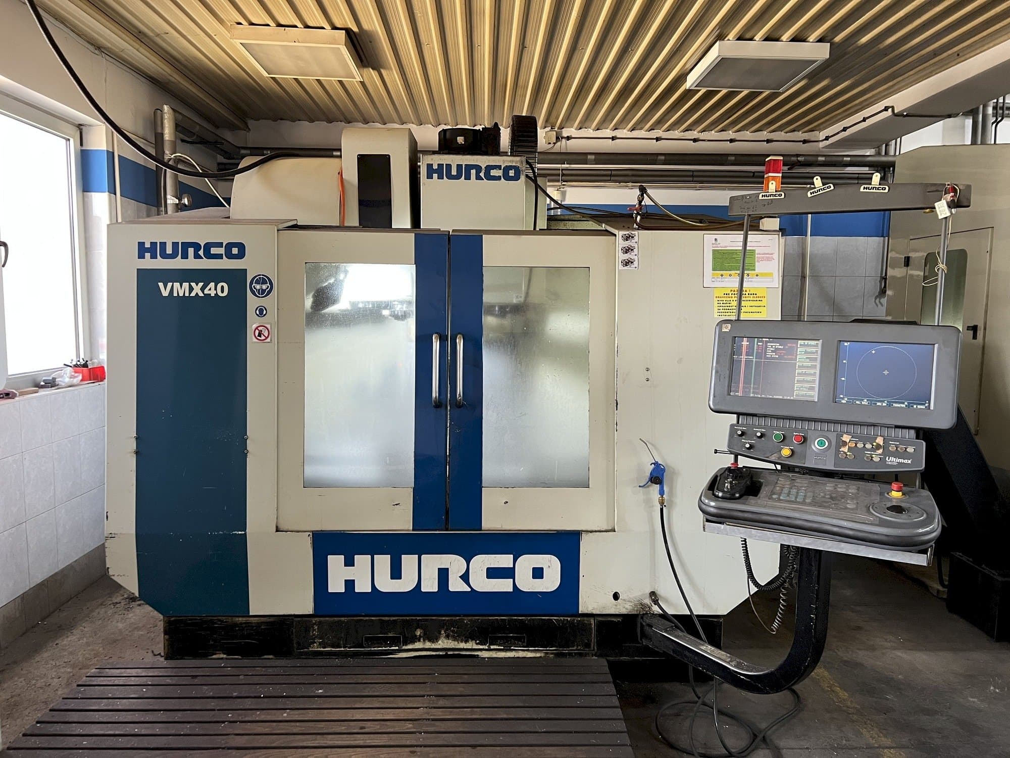 Mašīnas Hurco VMX 40 pretskats