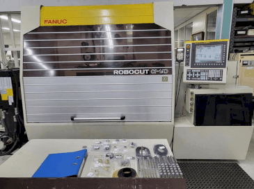 Mašīnas FANUC Alpha 1ID pretskats