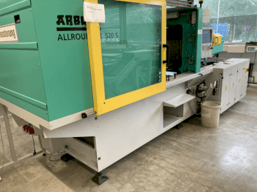 Mašīnas Arburg Allrounder 520S-1600-400 pretskats