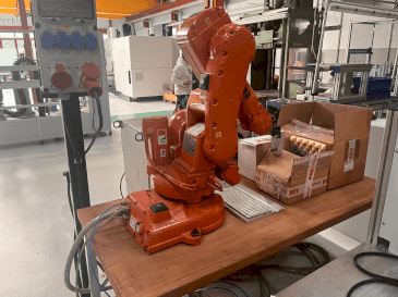 Mašīnas ABB IRB 140 M2000  pretskats