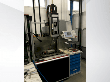 Mašīnas Exeron EDM 310 MF20 pretskats