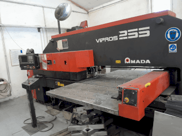 Mašīnas AMADA Vipros 255 pretskats