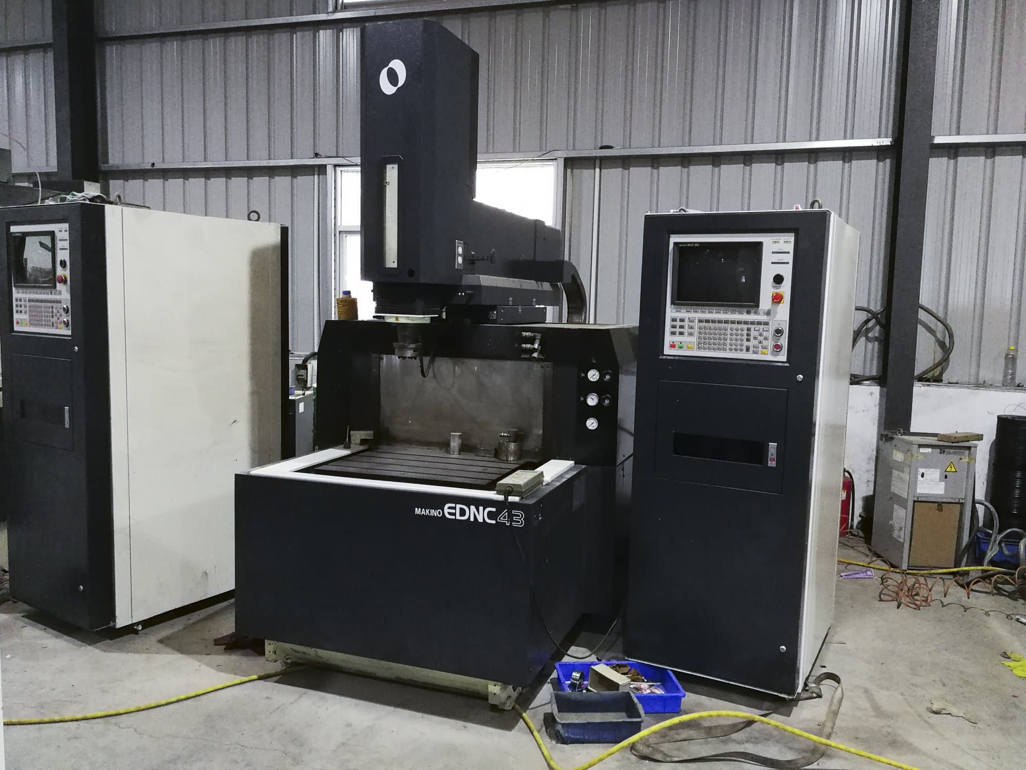 Mašīnas Makino EDNC43  pretskats