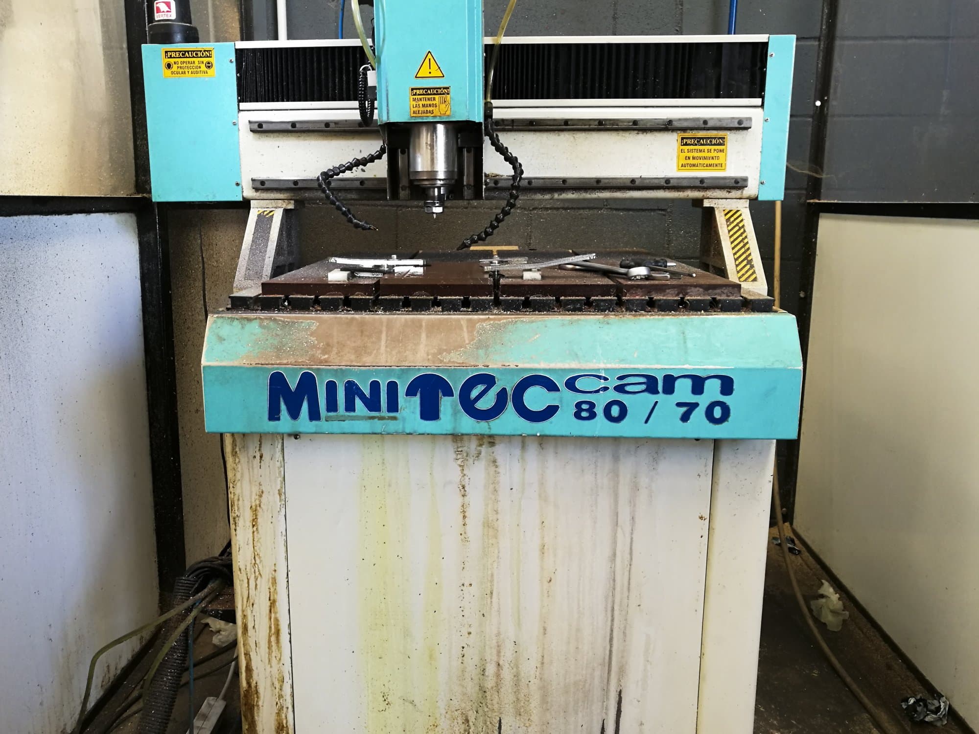 Mašīnas Mini Teccam 8070  pretskats