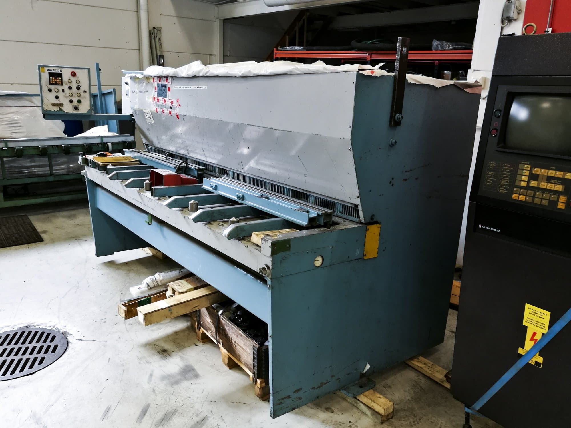 Mašīnas CHE 25/4 pretskats