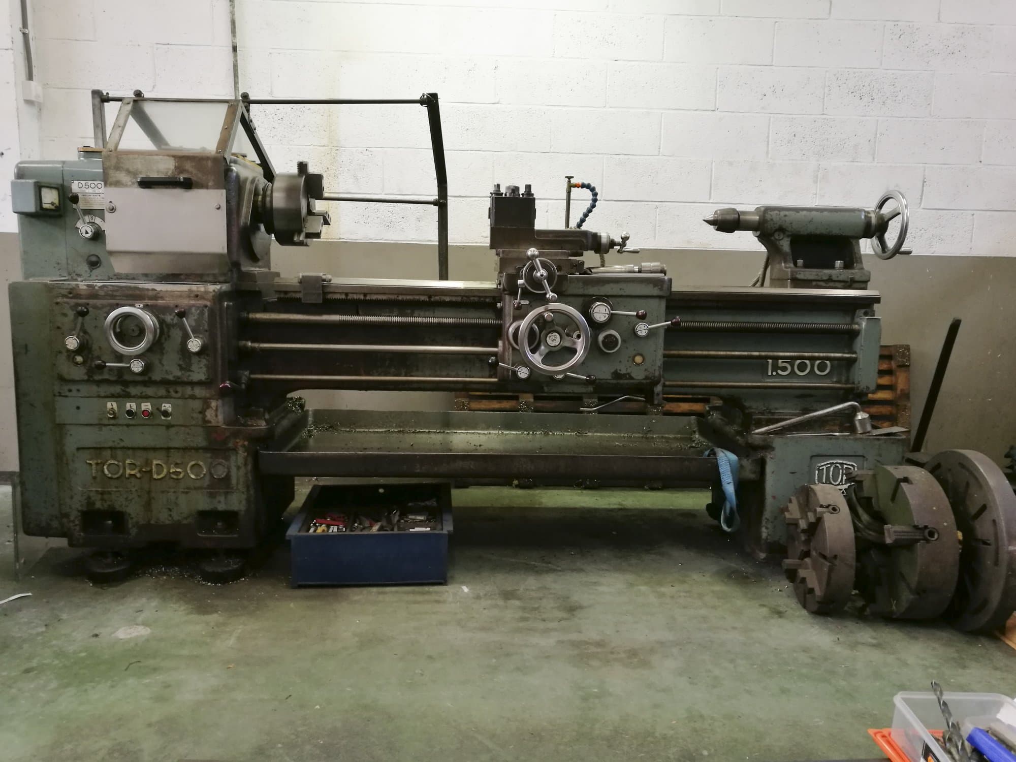 Mašīnas TOR D-500 pretskats