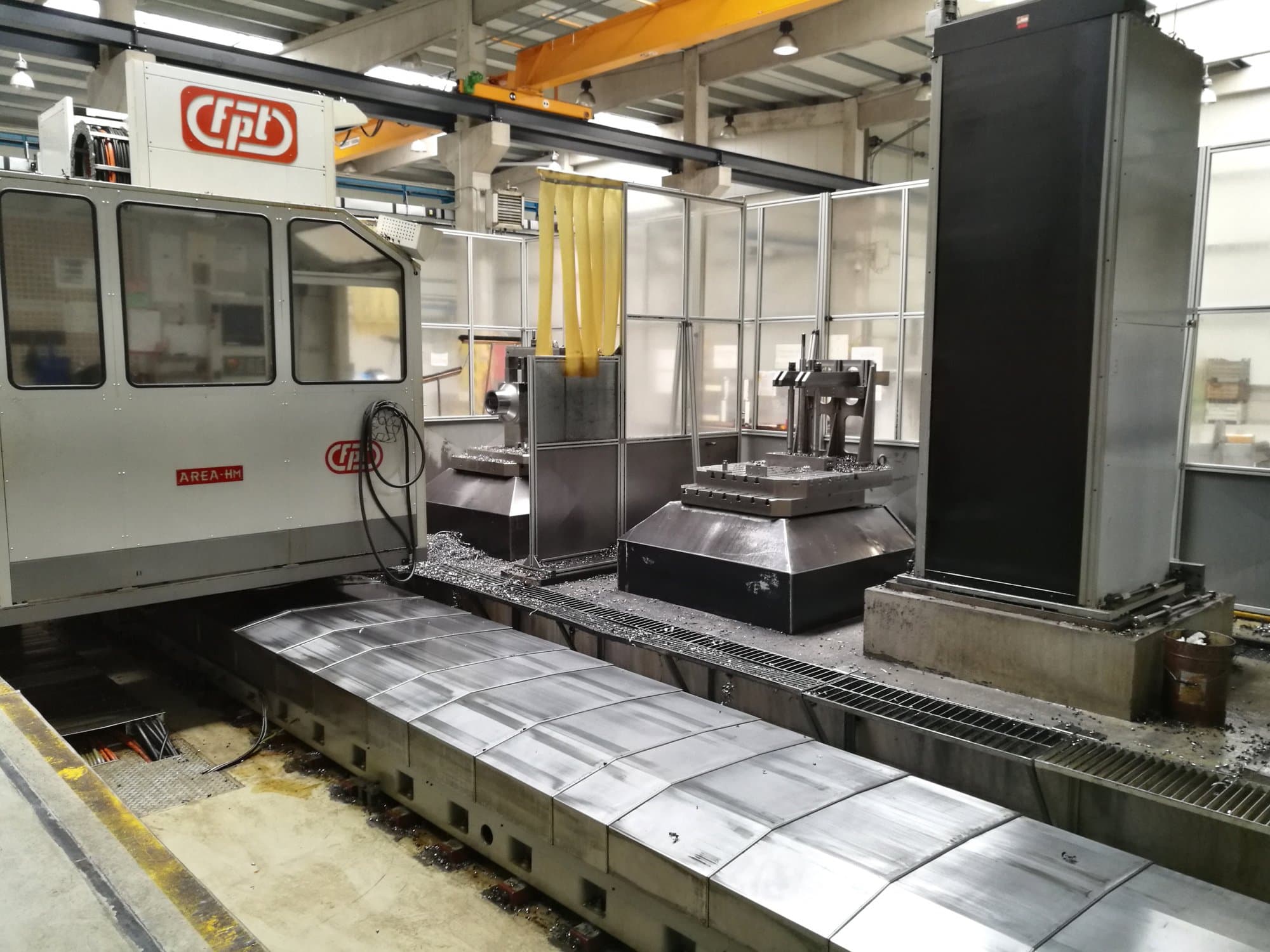 Mašīnas FPT skats AREA M no kreisās puses