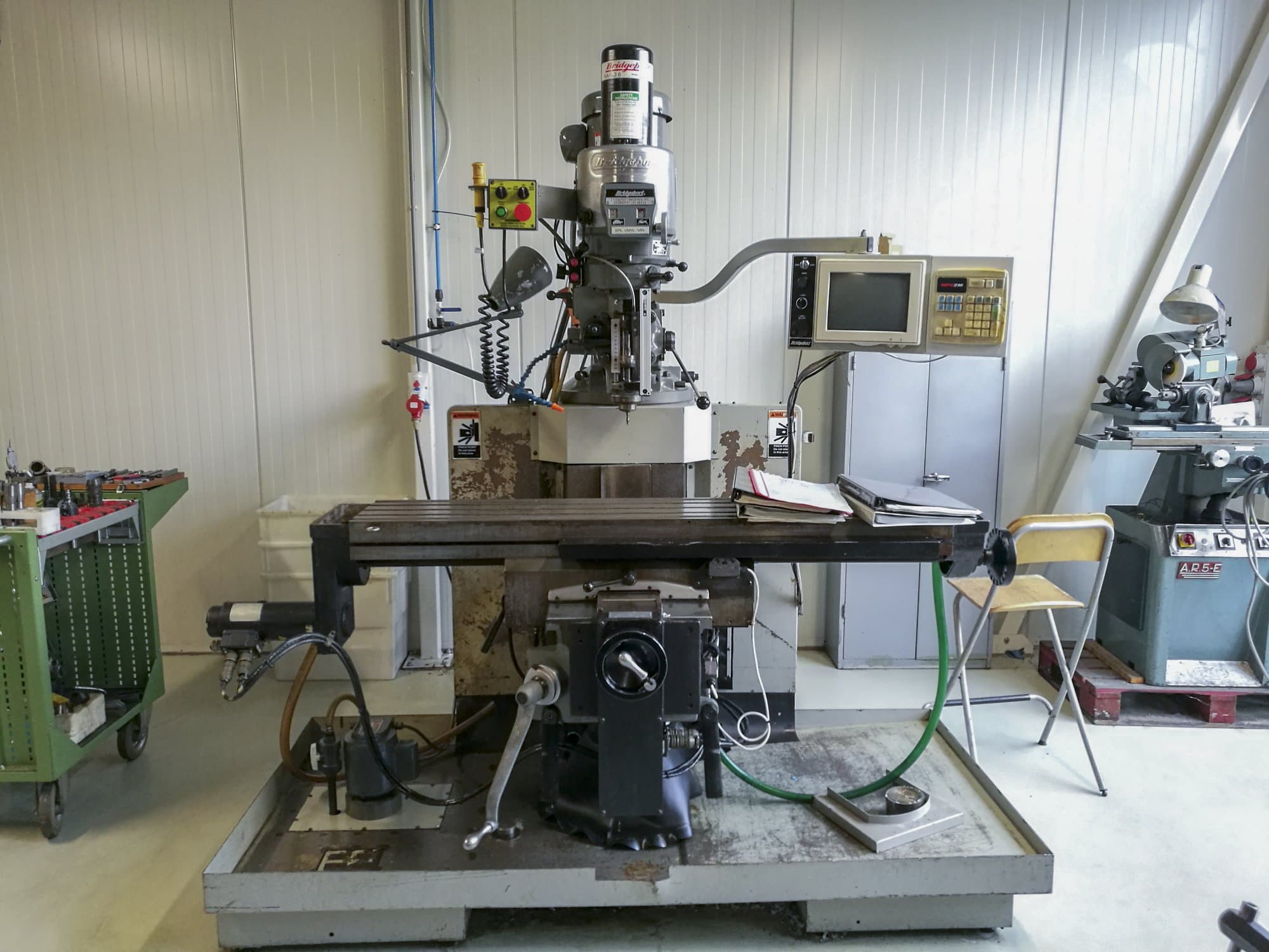 Mašīnas Bridgeport EZ TRAK DX II  pretskats