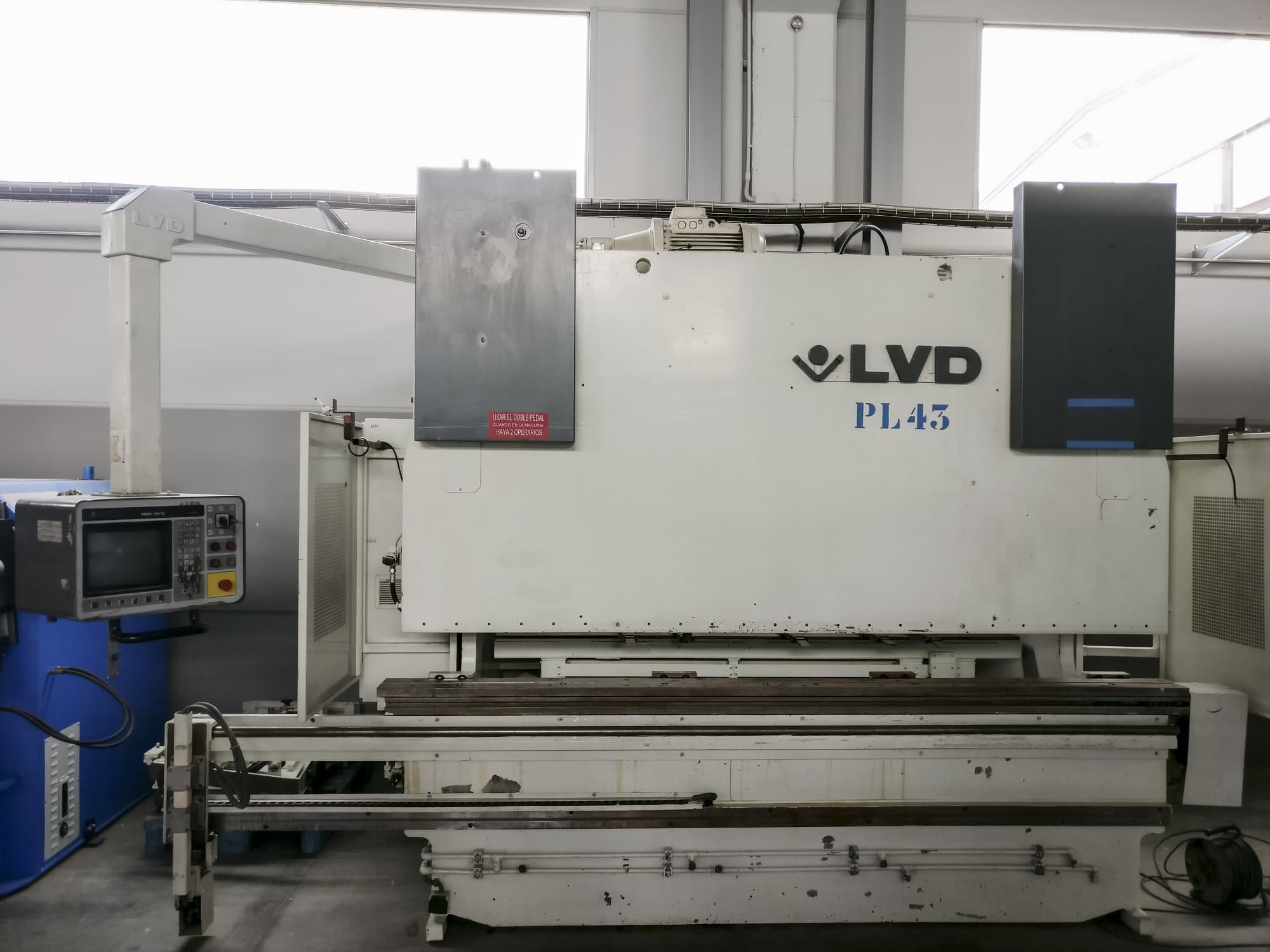 Mašīnas LVD PPEB 160-30 MNC 95 pretskats