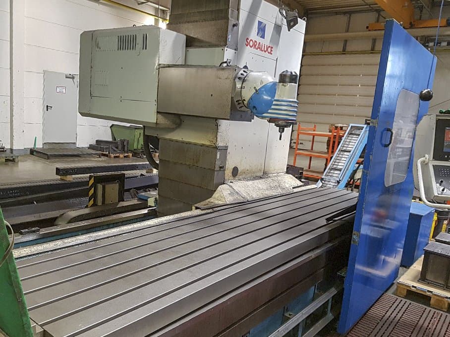 Mašīnas Soraluce SL-4000 skats no kreisās puses