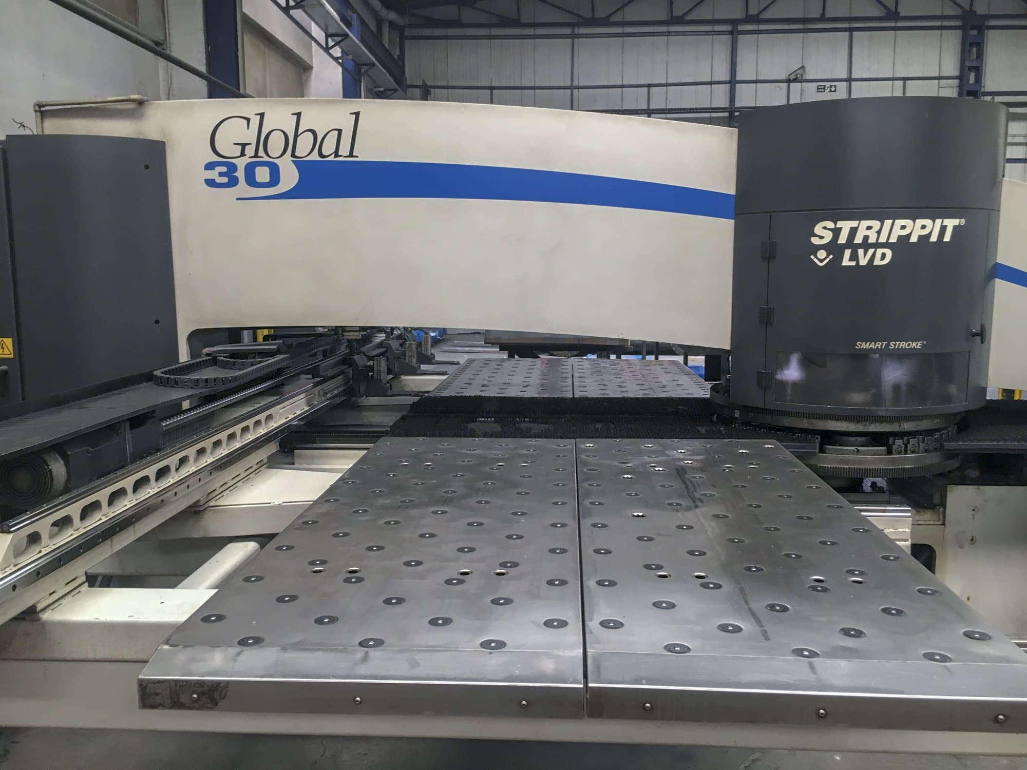 Mašīnas LVD STRIPPIT Global 30 1525 pretskats