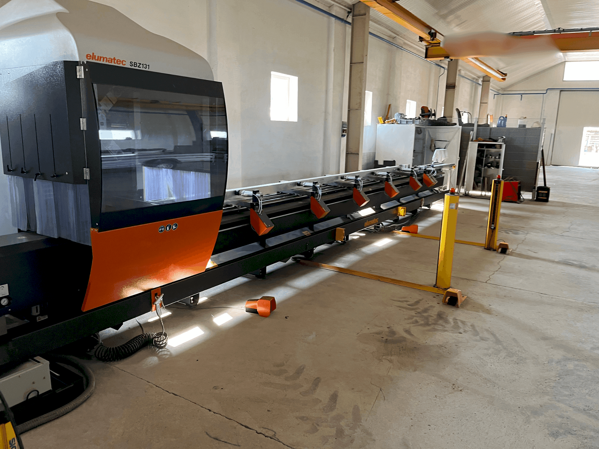 Mašīnas Elumatec SBZ 131 pretskats