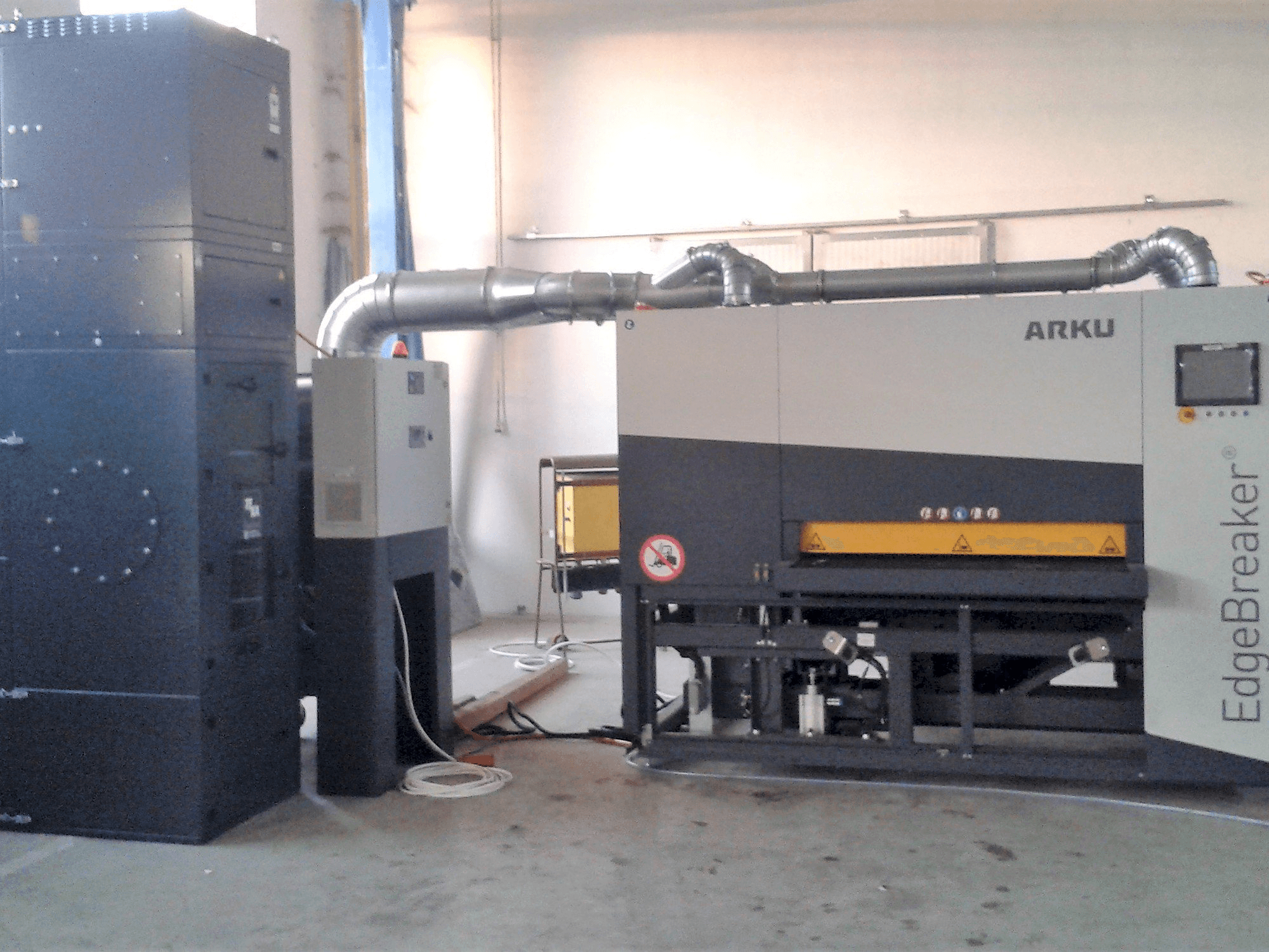Mašīnas ARKU EdgeBreaker 4000 pretskats