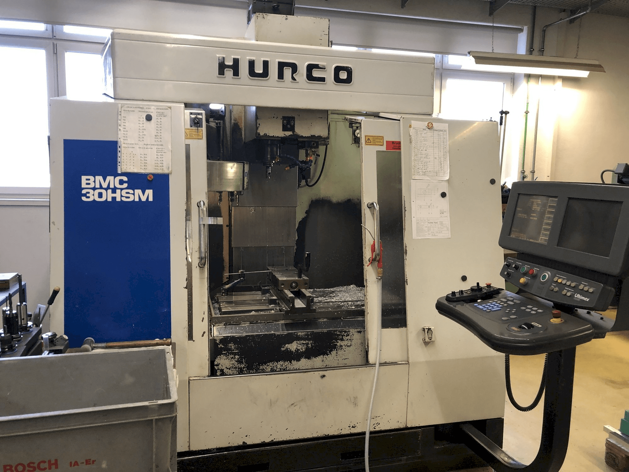 Mašīnas Hurco BMC 30 HSM pretskats