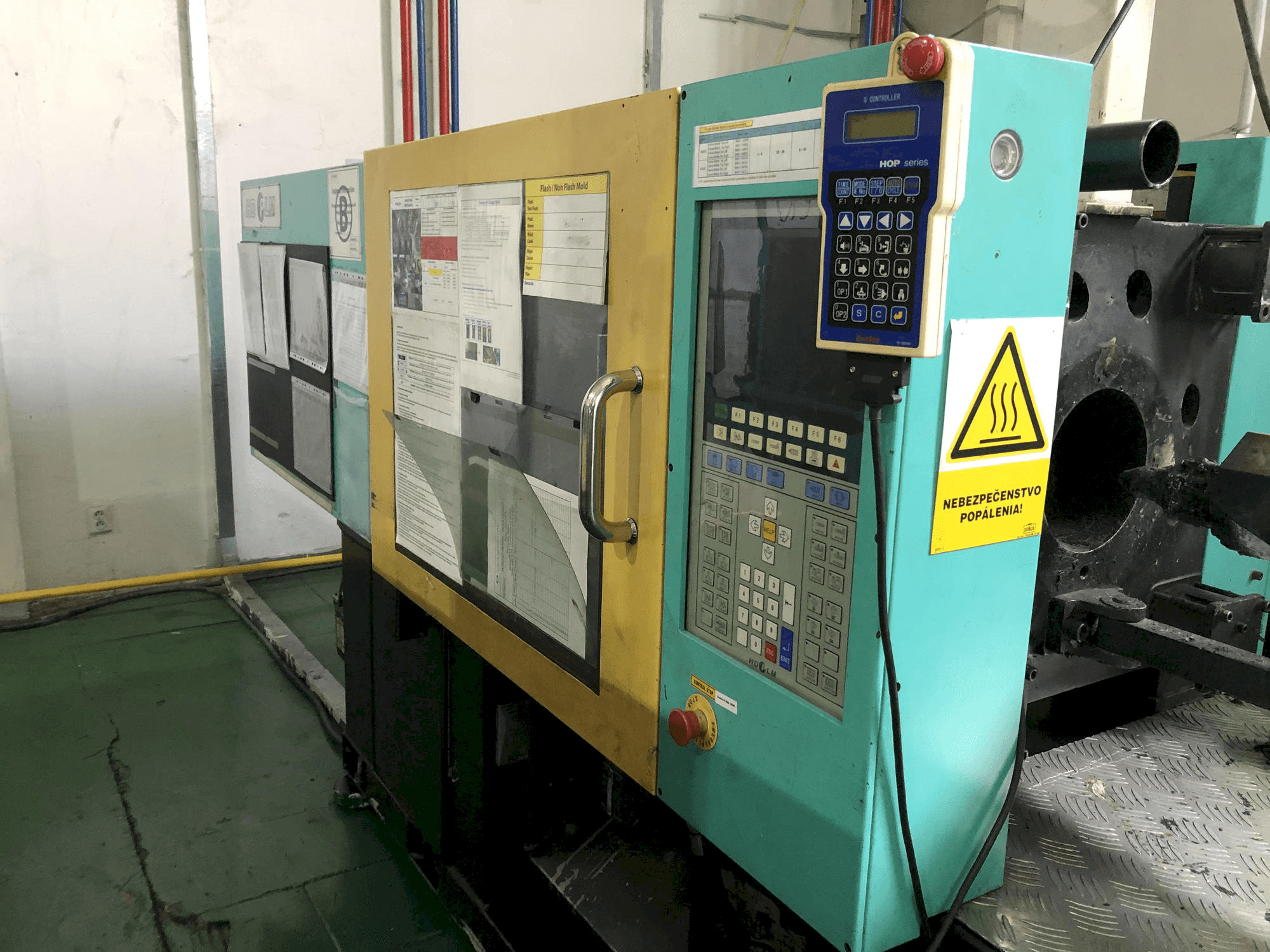 Mašīnas Hyundai K-120V pretskats