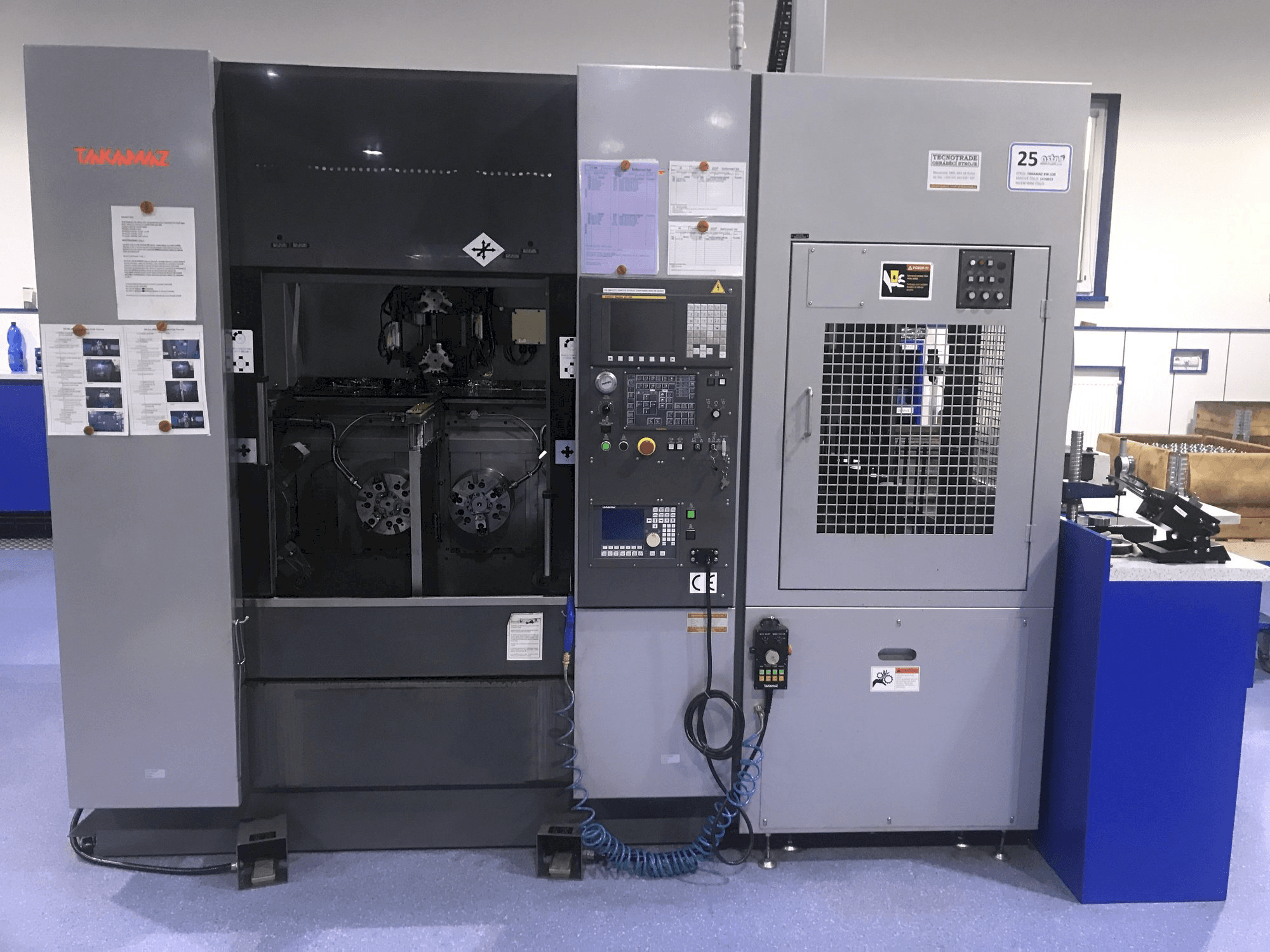 Mašīnas Takamaz XW-130 pretskats