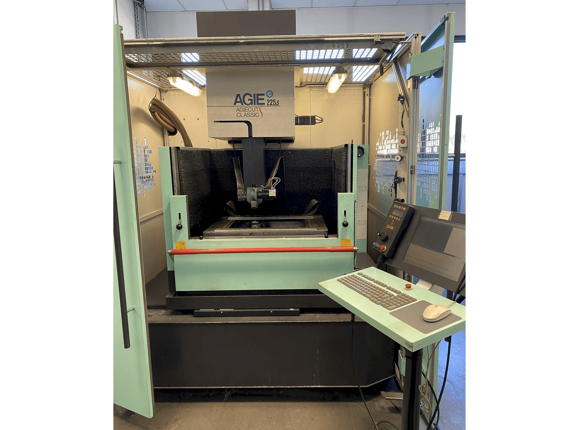 Mašīnas AGIE Agiecut Classic 3s pretskats