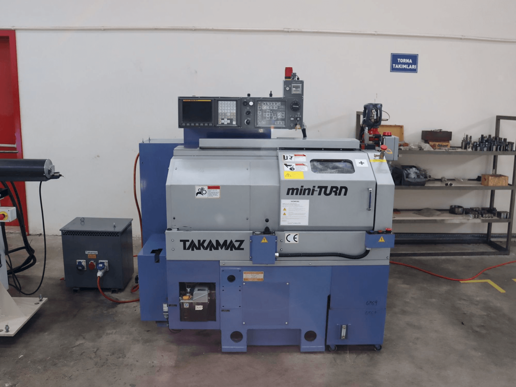 Mašīnas Takamaz mini-TURN pretskats
