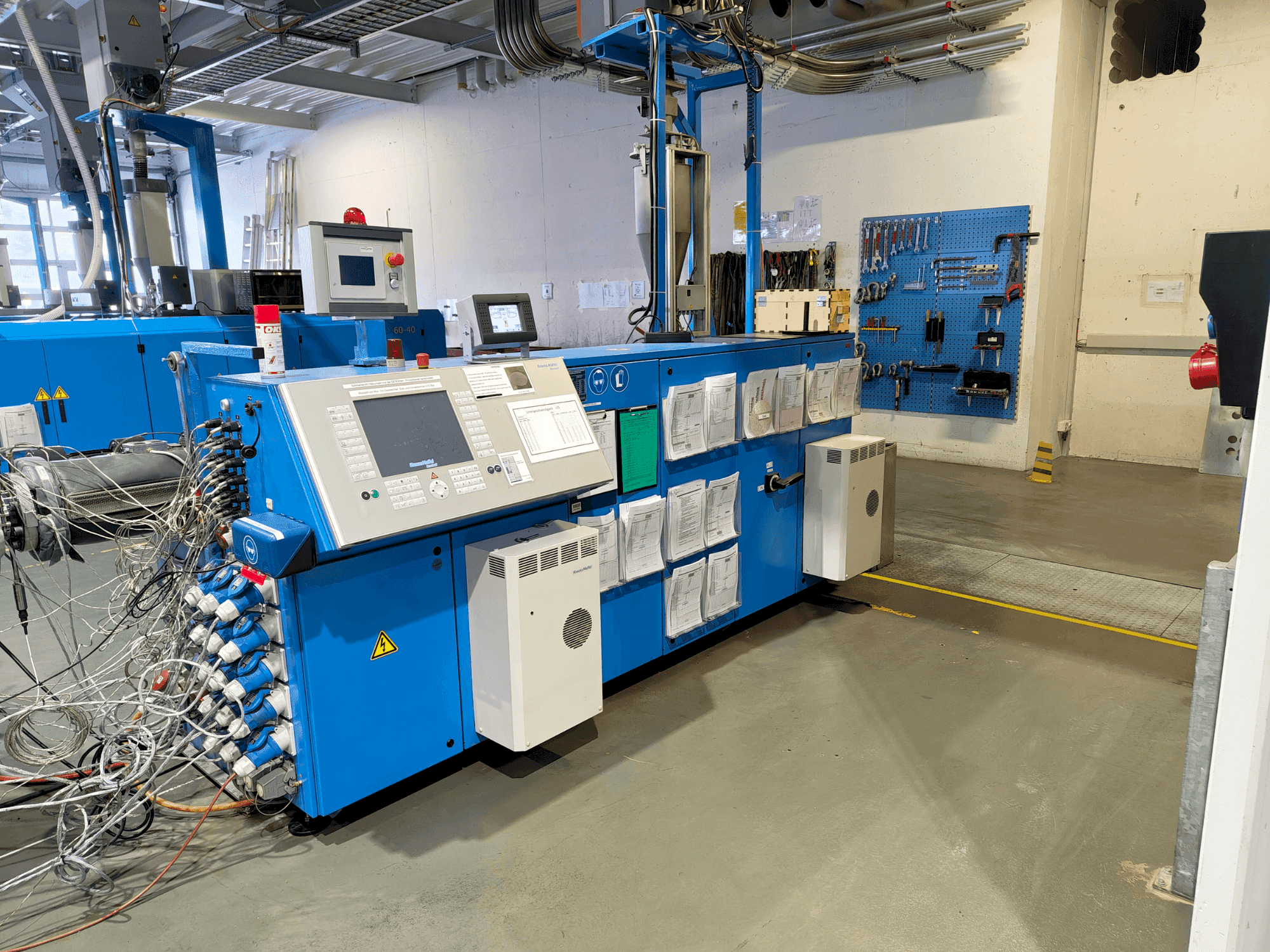 Mašīnas Krauss Maffei KME 75-36 R AC pretskats