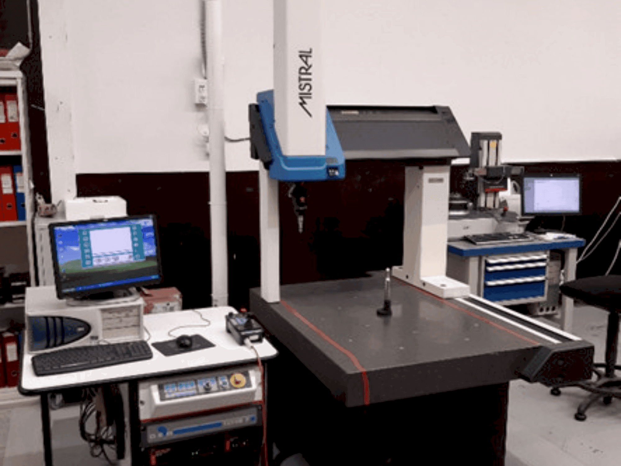 Mašīnas DEA Mistral 070705 pretskats