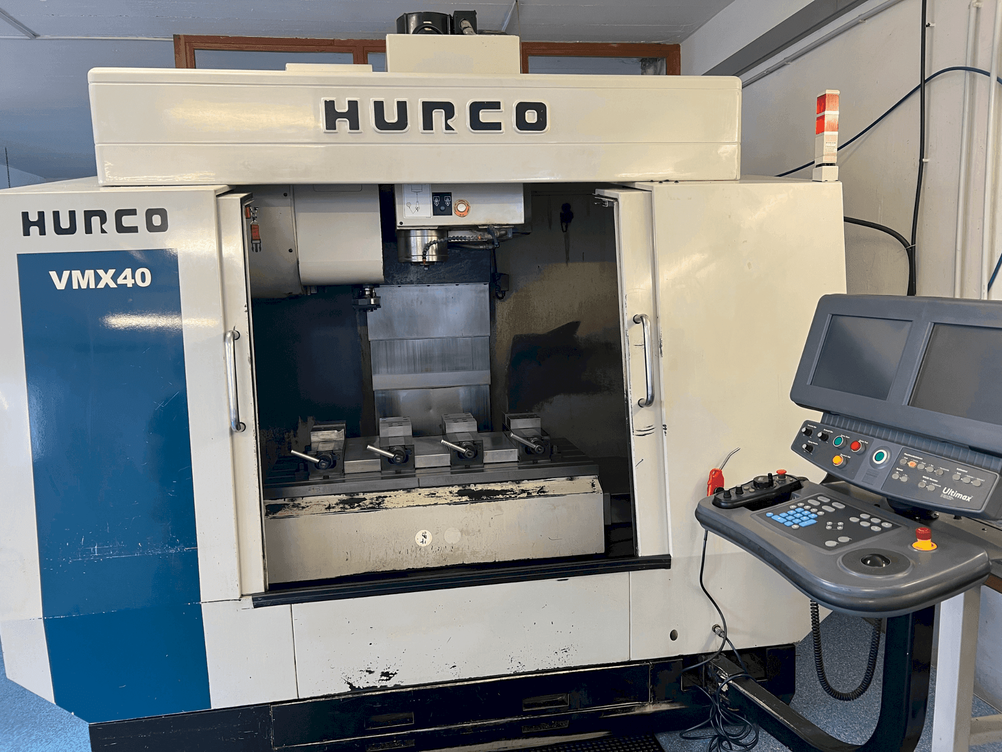 Mašīnas Hurco VMX40 pretskats