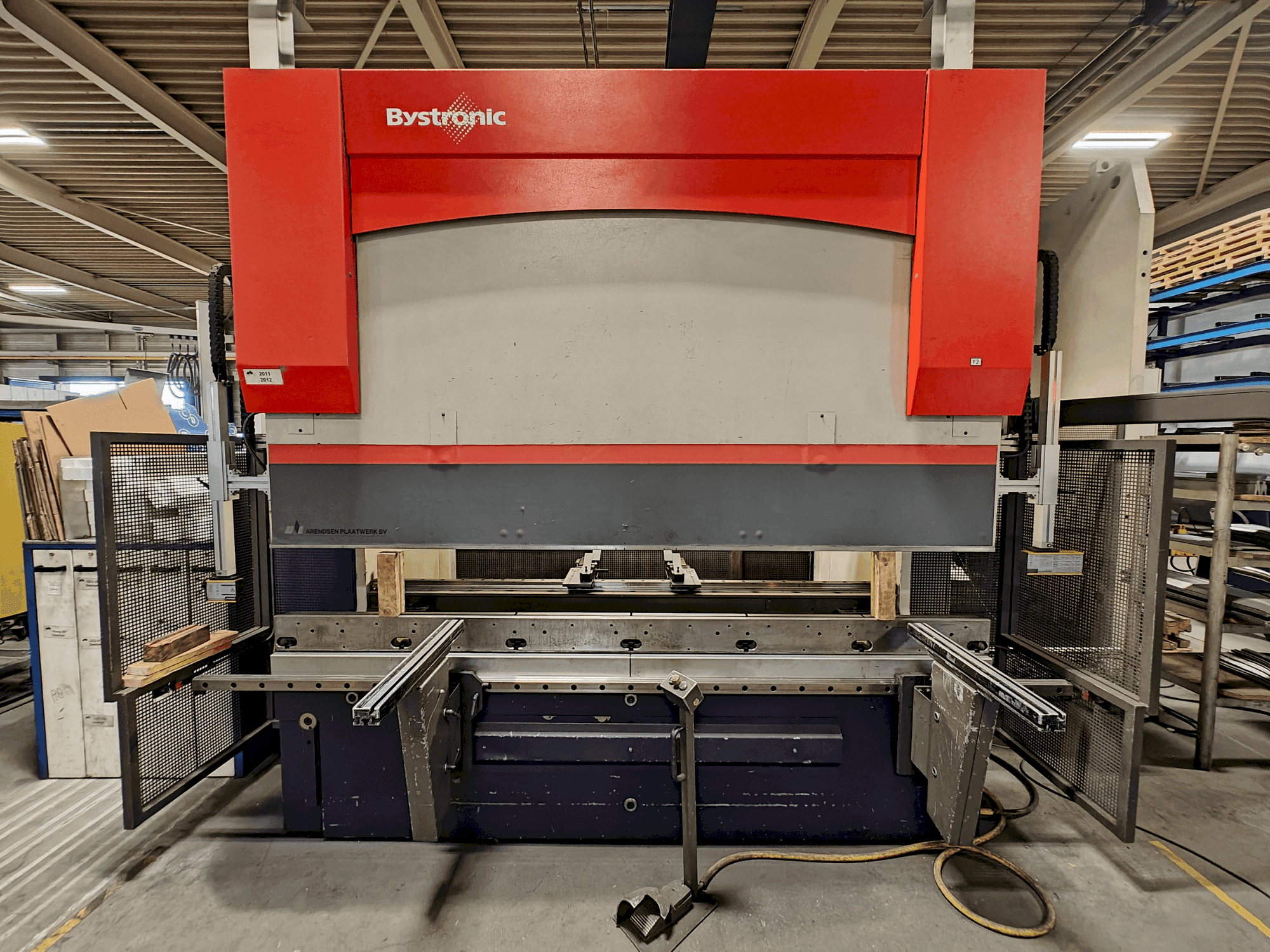 Mašīnas Bystronic PR 100x3100 pretskats