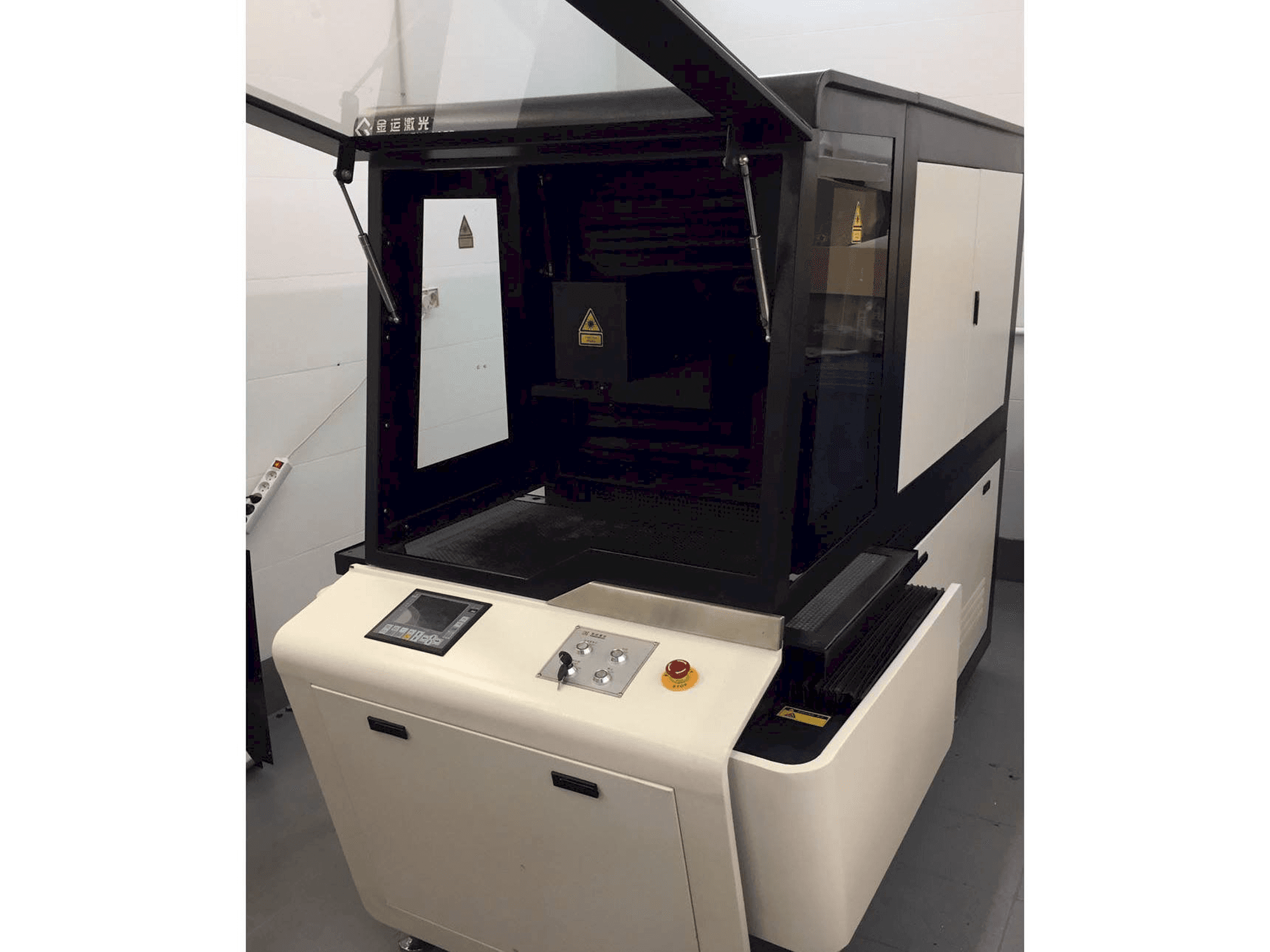 Mašīnas Golden Laser pretskats