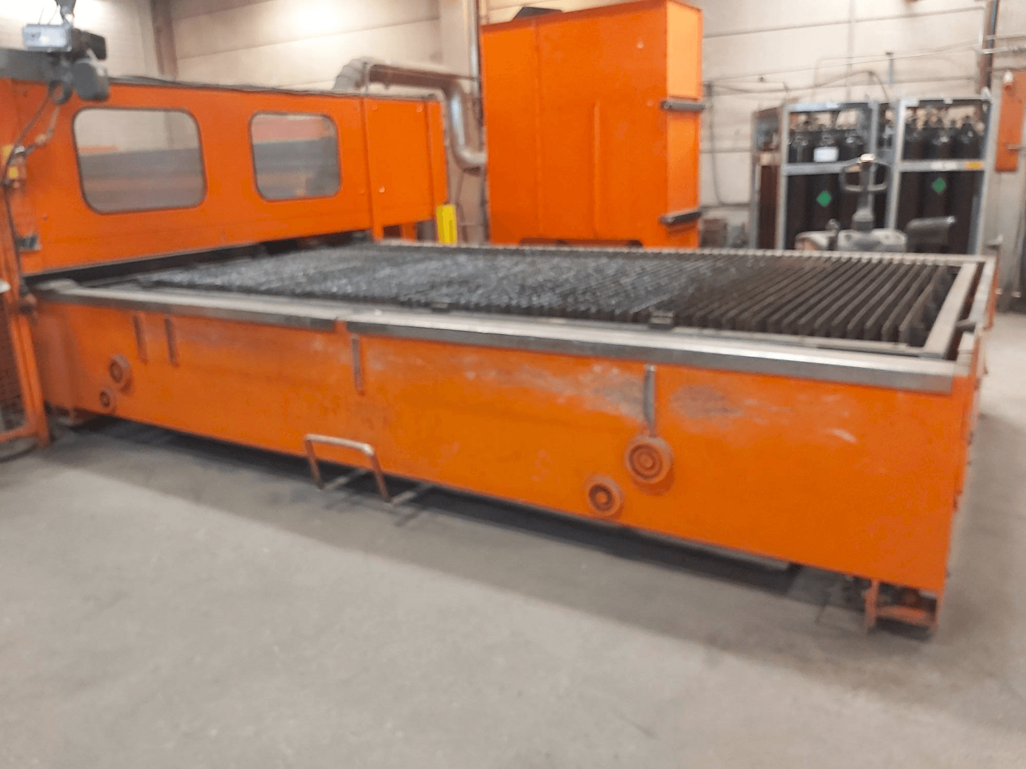 Mašīnas Bystronic BTL 4020 pretskats