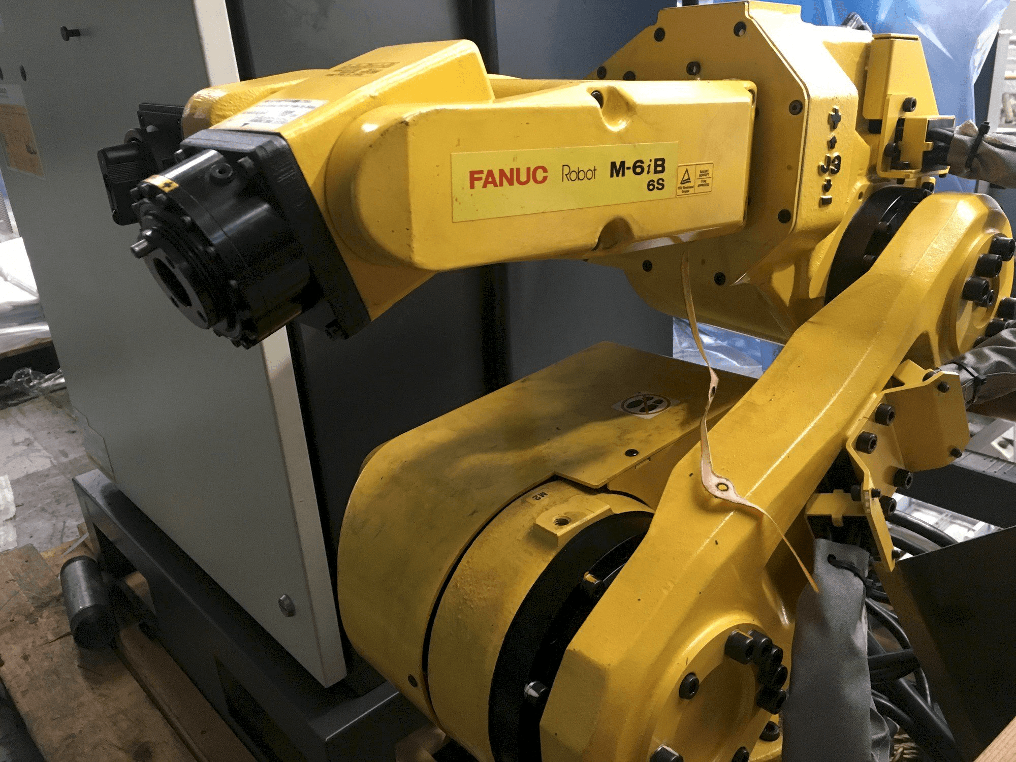 Mašīnas FANUC M-6iB 6S pretskats