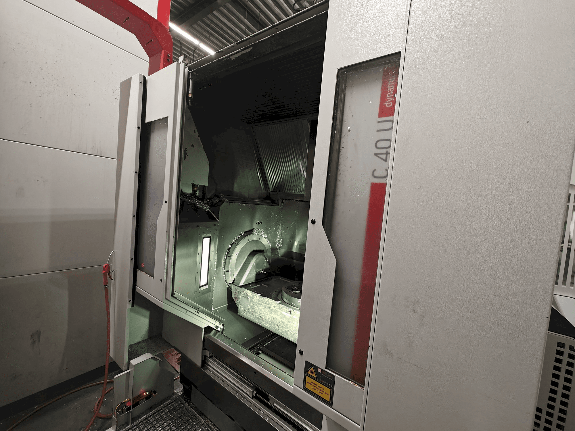 Mašīnas HERMLE C 40 U pretskats