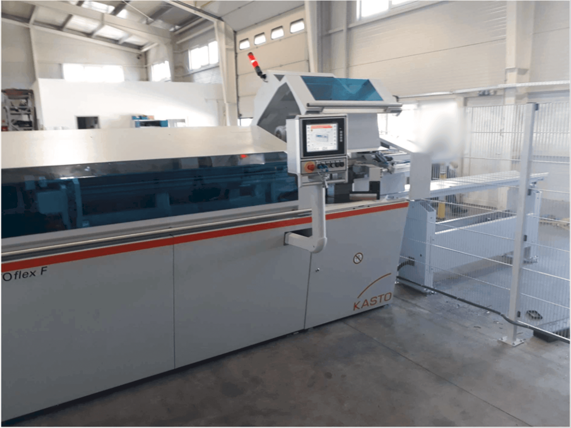Mašīnas KASTO flex F pretskats