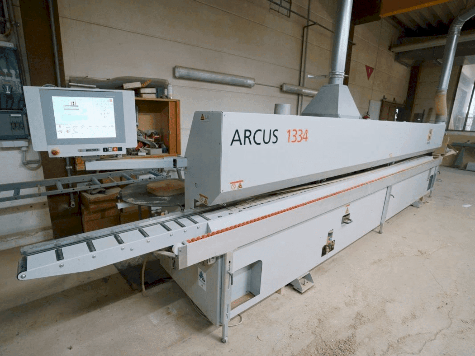 Mašīnas HOLZHER ARCUS 1334 FV2 pretskats