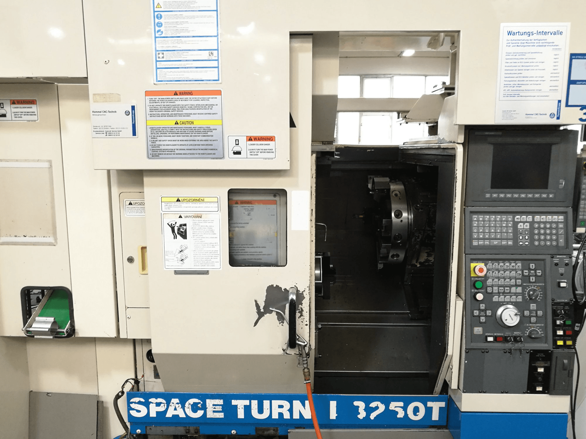 Mašīnas Okuma SPACE TURN LB250T pretskats
