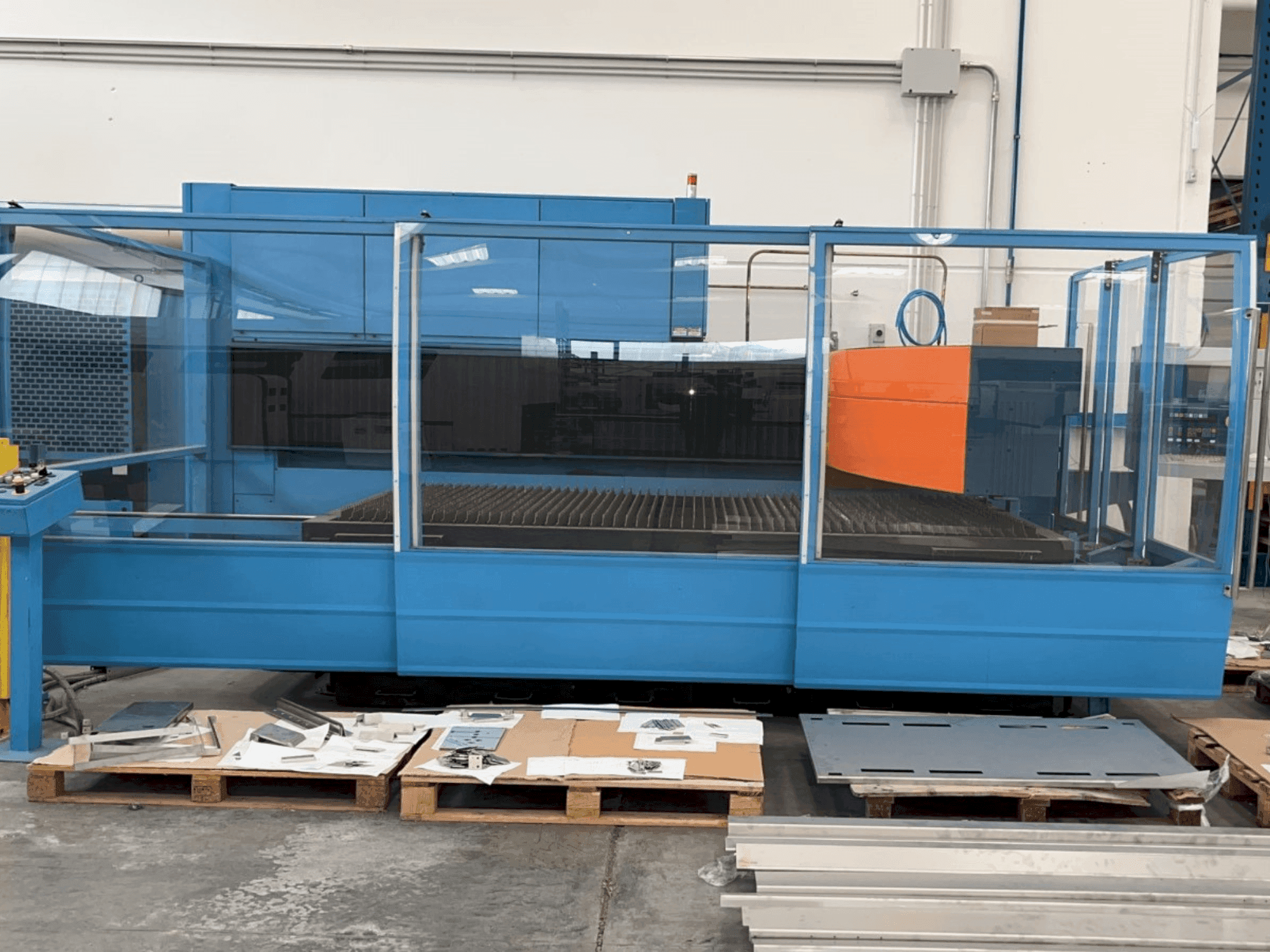 Mašīnas Prima Industrie Platino 1530 PL 9000 pretskats