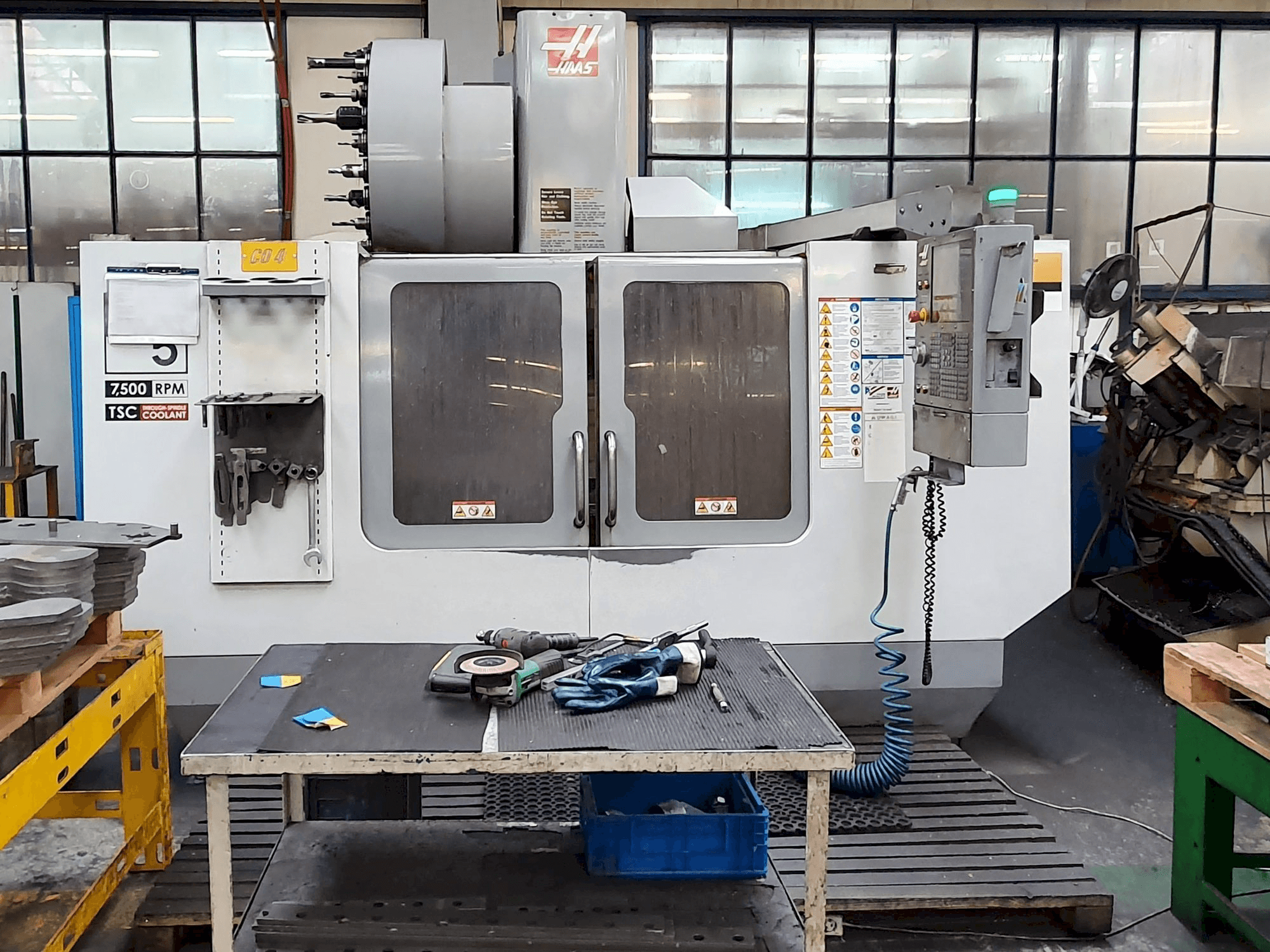 Mašīnas HAAS VF-5 / 50HE pretskats