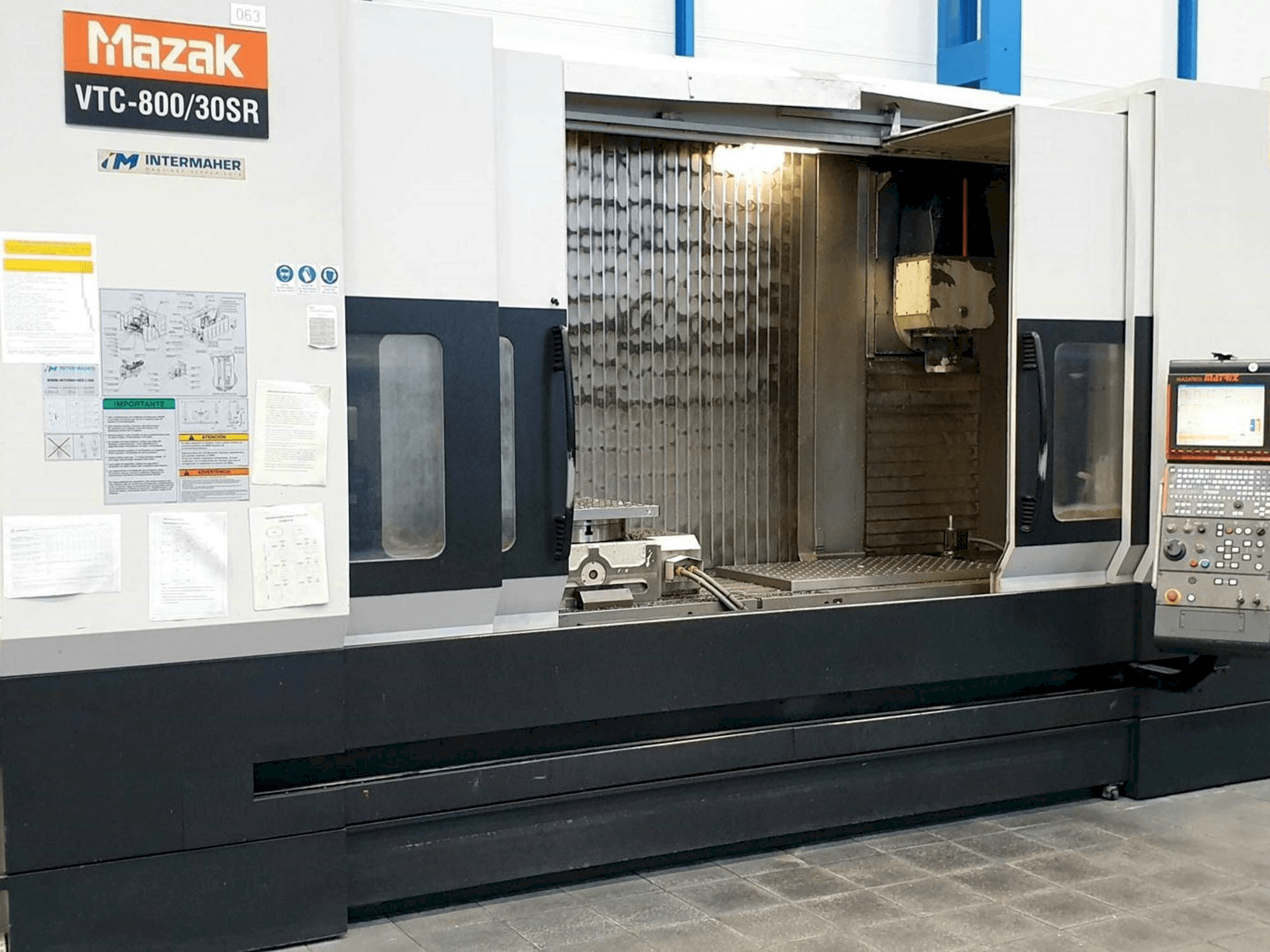 Mašīnas Mazak VTC-800/30SR pretskats