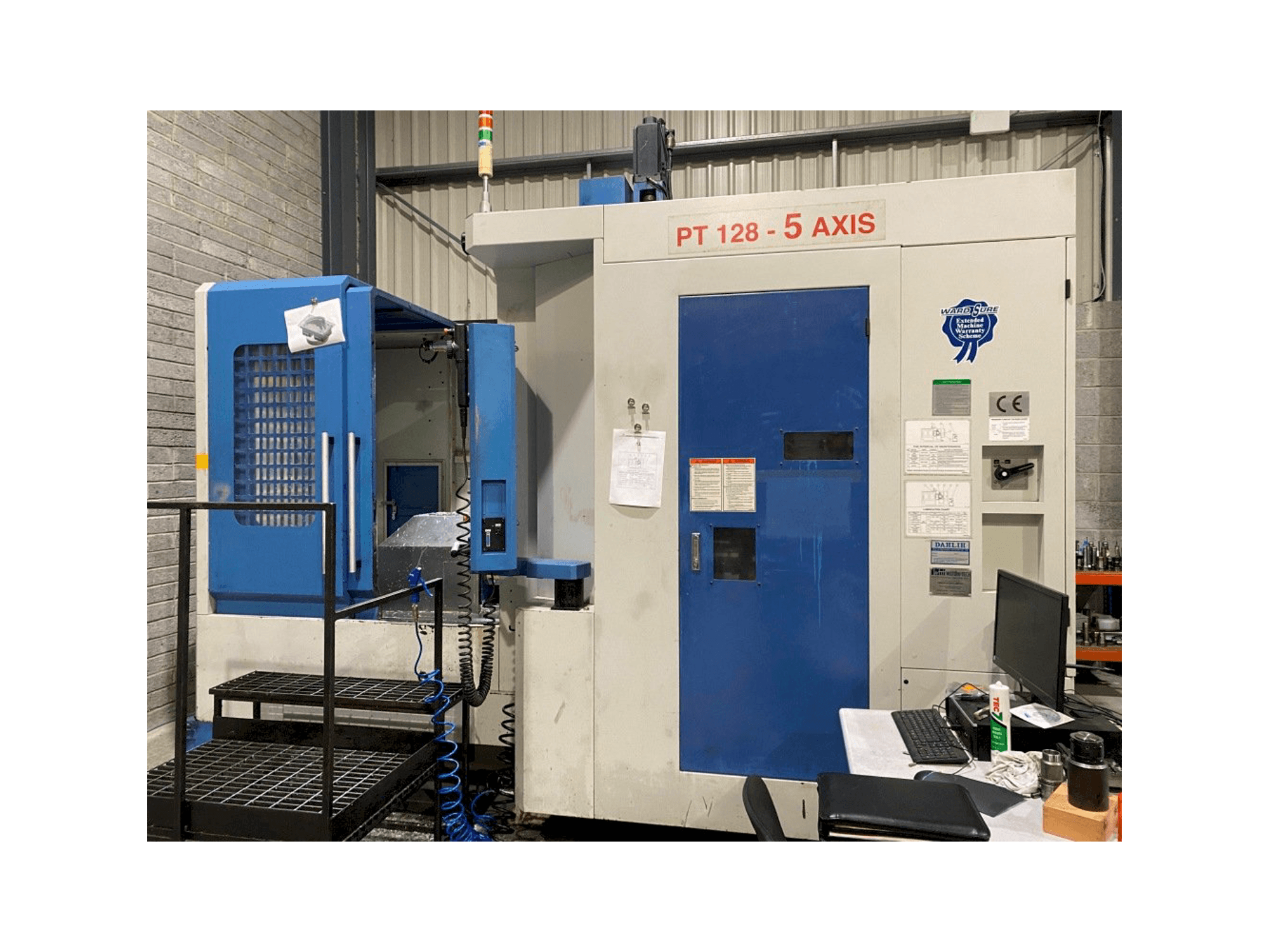 Mašīnas DAH LIH PT128 pretskats