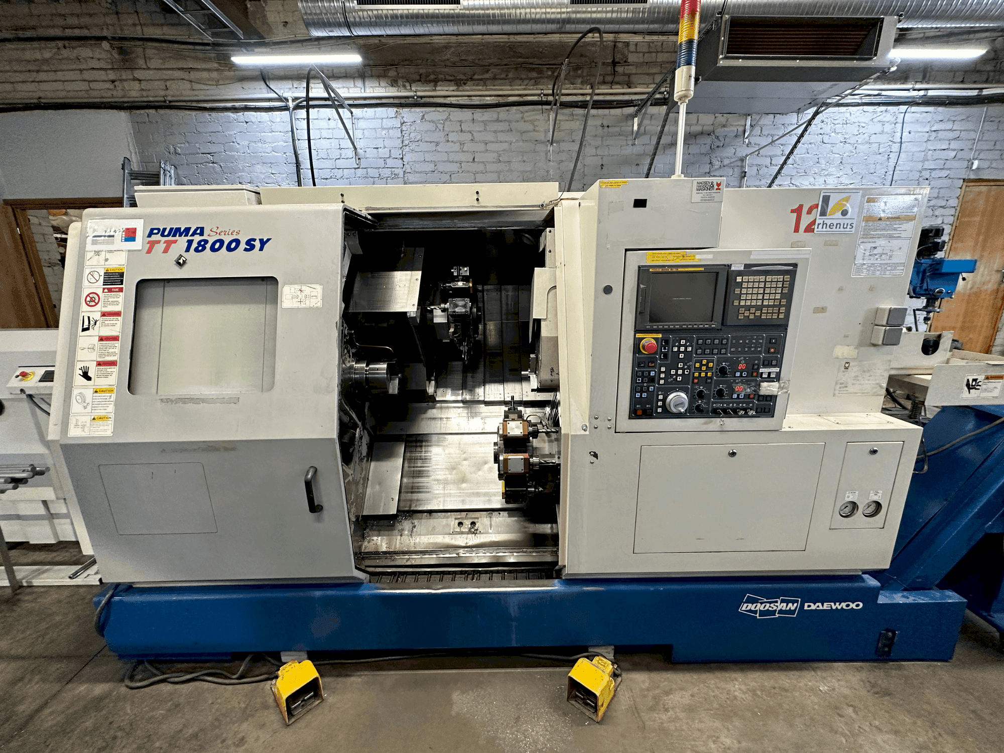 Mašīnas DOOSAN TT1800SY pretskats