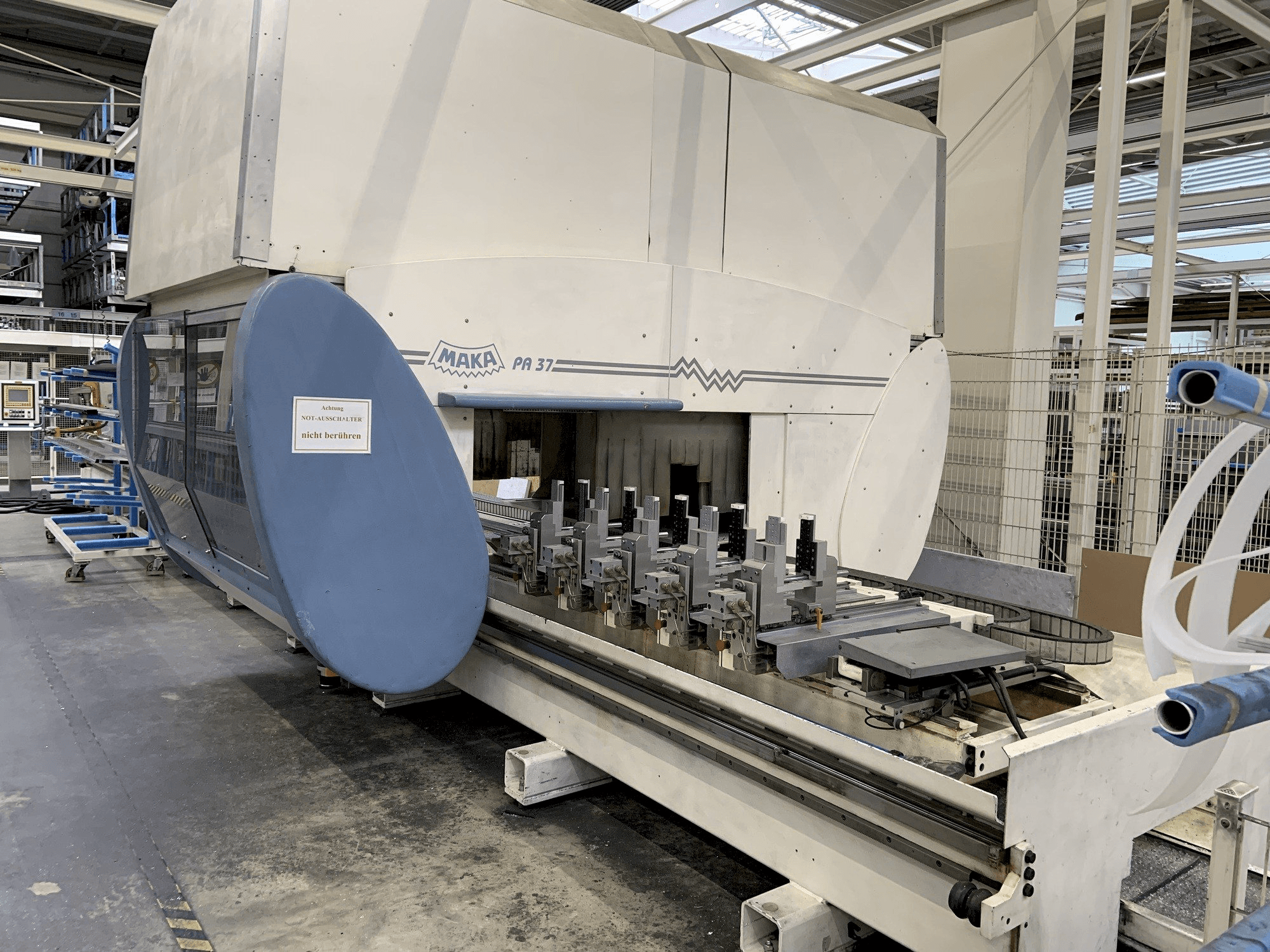 Mašīnas MAKA PA37 pretskats