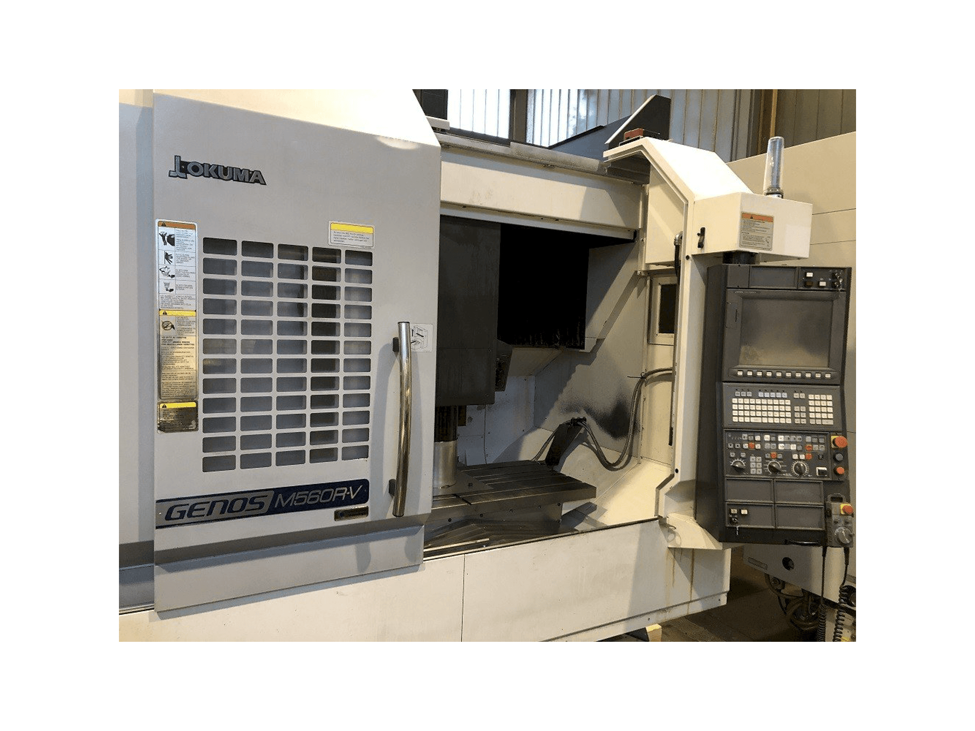 Mašīnas Okuma Genos M560R-V pretskats