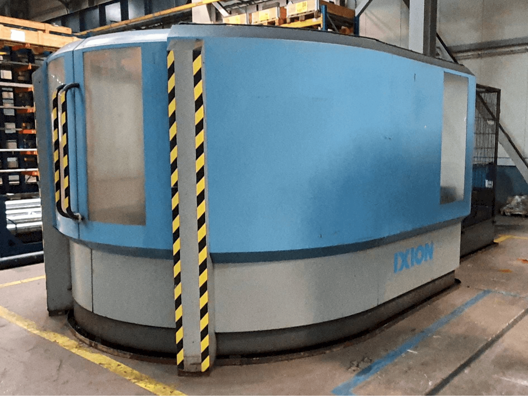 Mašīnas IXION TL1004 pretskats