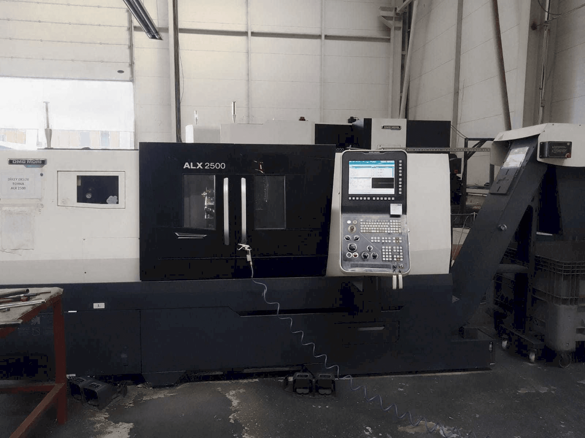 Mašīnas DMG MORI ALX 2500 pretskats