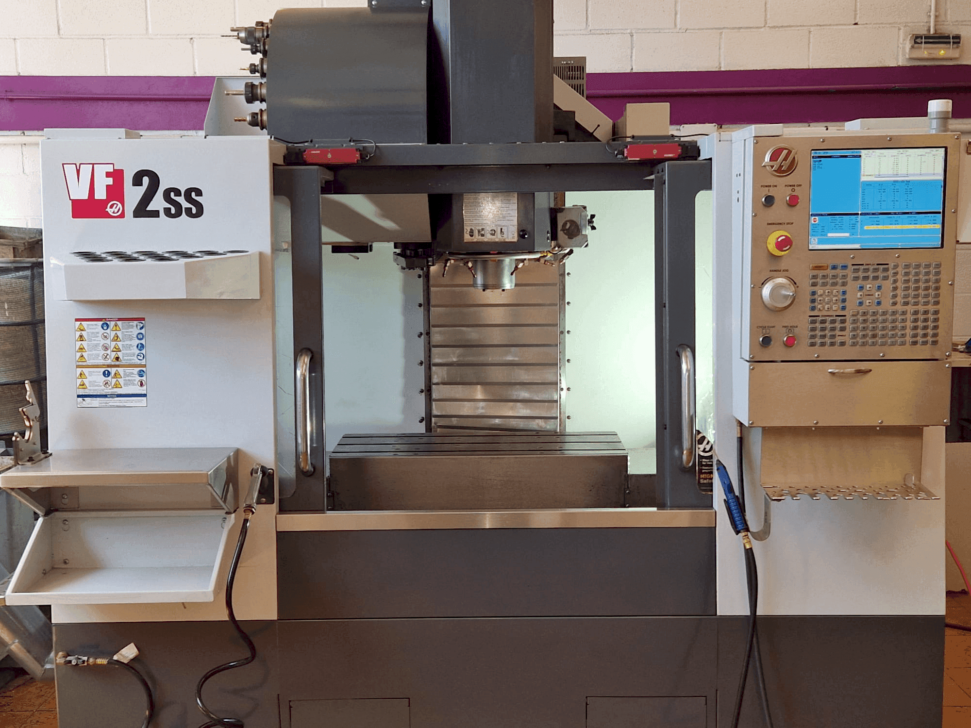 Mašīnas HAAS VF-2SS pretskats