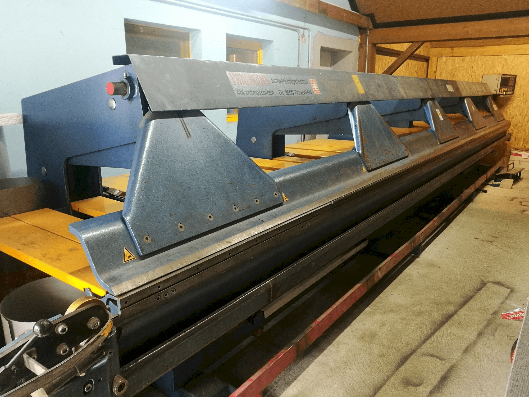 Mašīnas Thalmann Thako 15-8.2M pretskats