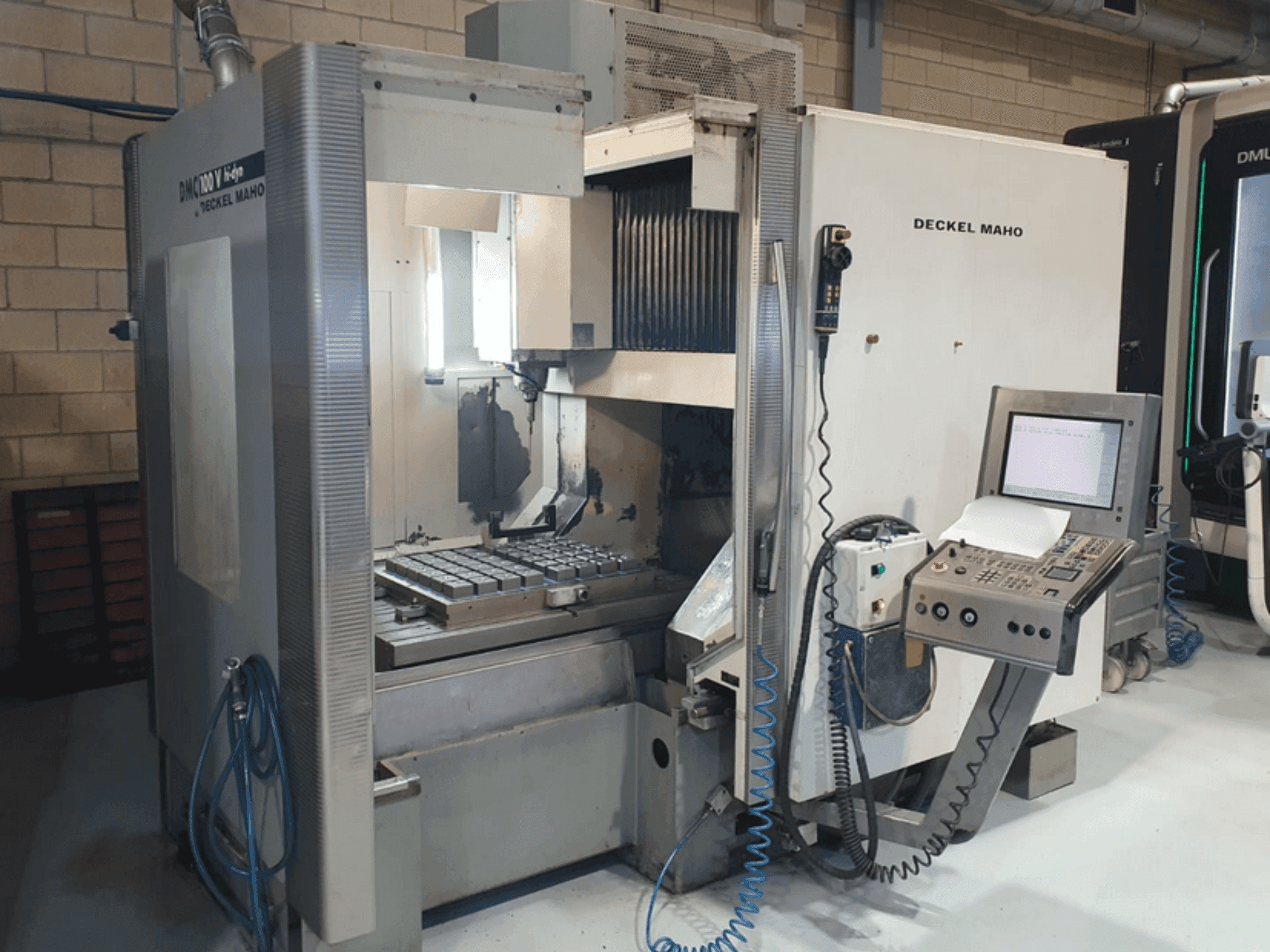 Mašīnas DECKEL MAHO DMC 100V hi-dyn pretskats