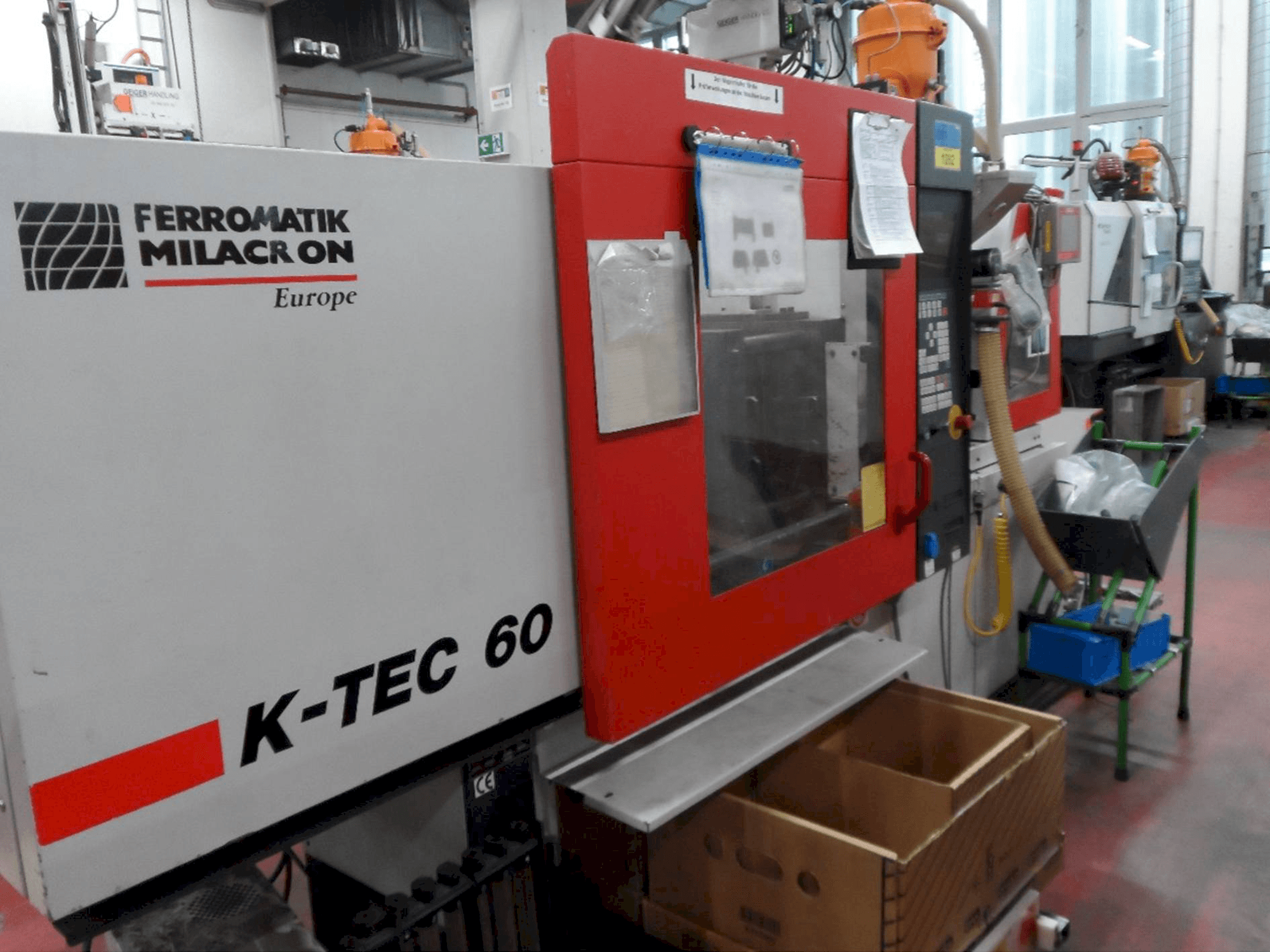 Mašīnas FERROMATIK MILACRON K-Tec 60S pretskats